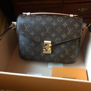 Louis Vuitton Pochette Métis